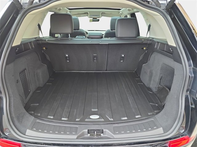 Used 2025 Land Rover Discovery Sport S image 12