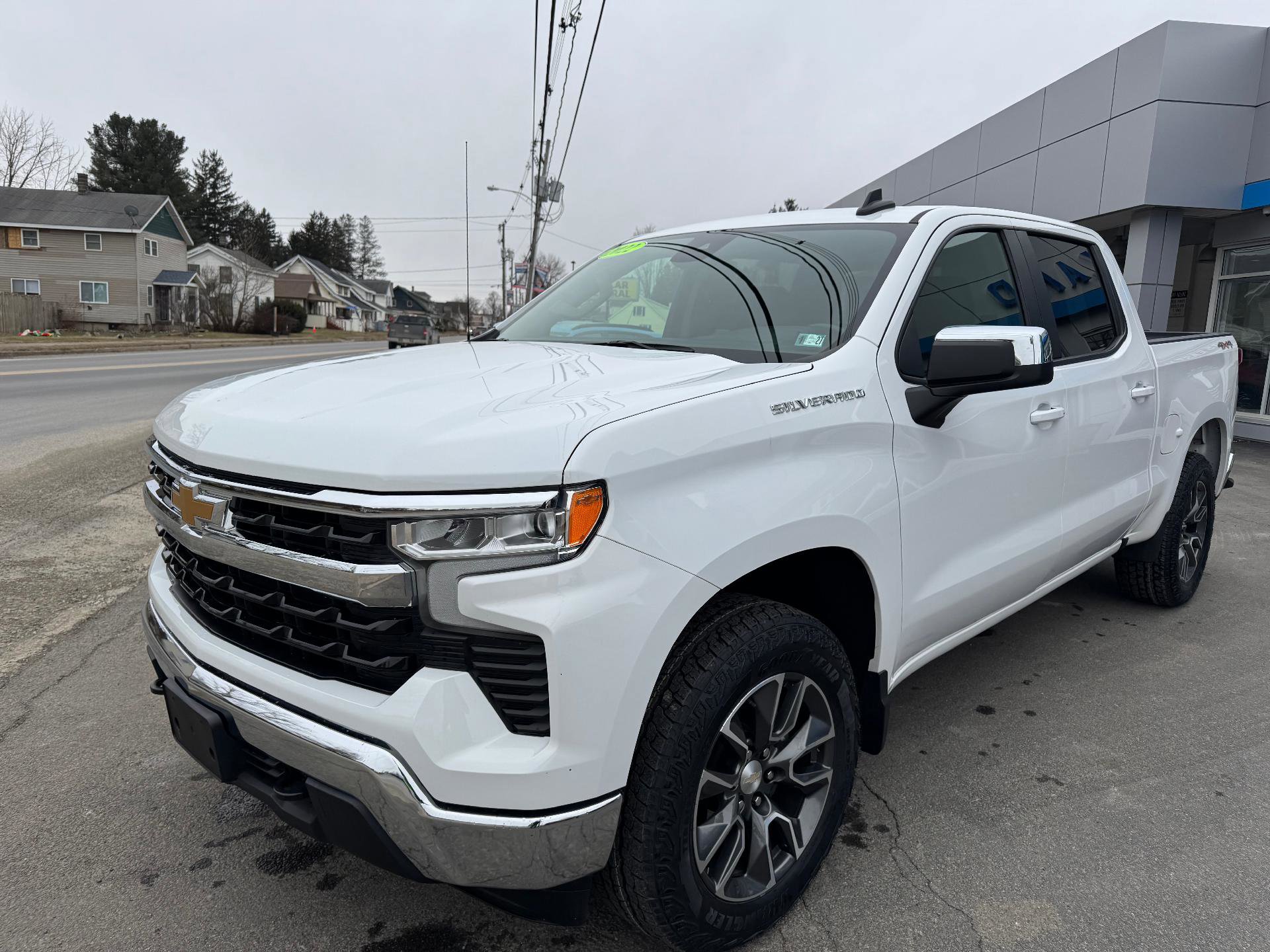 Used 2022 Chevrolet Silverado 1500 LT image 3