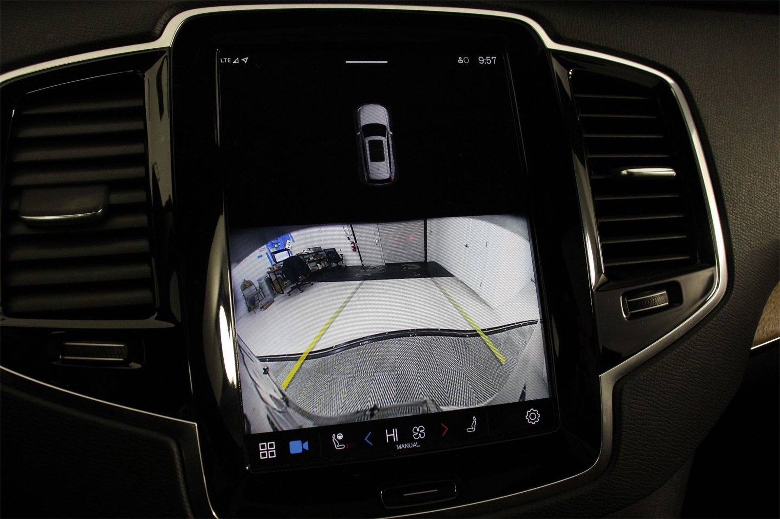 Certified 2023 Volvo XC90 B6 Plus w/ Protection Package Premier image 13