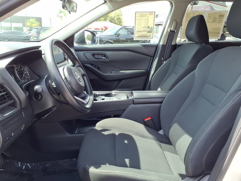 Used 2024 Nissan Rogue S image 8