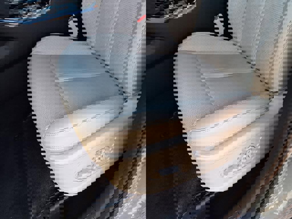 Used 2024 Kia Sorento SX image 27