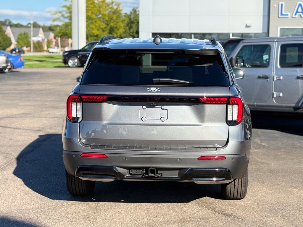 New 2027 Ford Explorer ST-Line AWD/4WD image 32