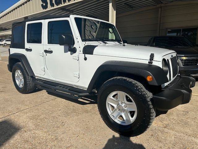 Used 2016 Jeep Wrangler Unlimited Rubicon w/ Connectivity Group AWD/4WD image 2