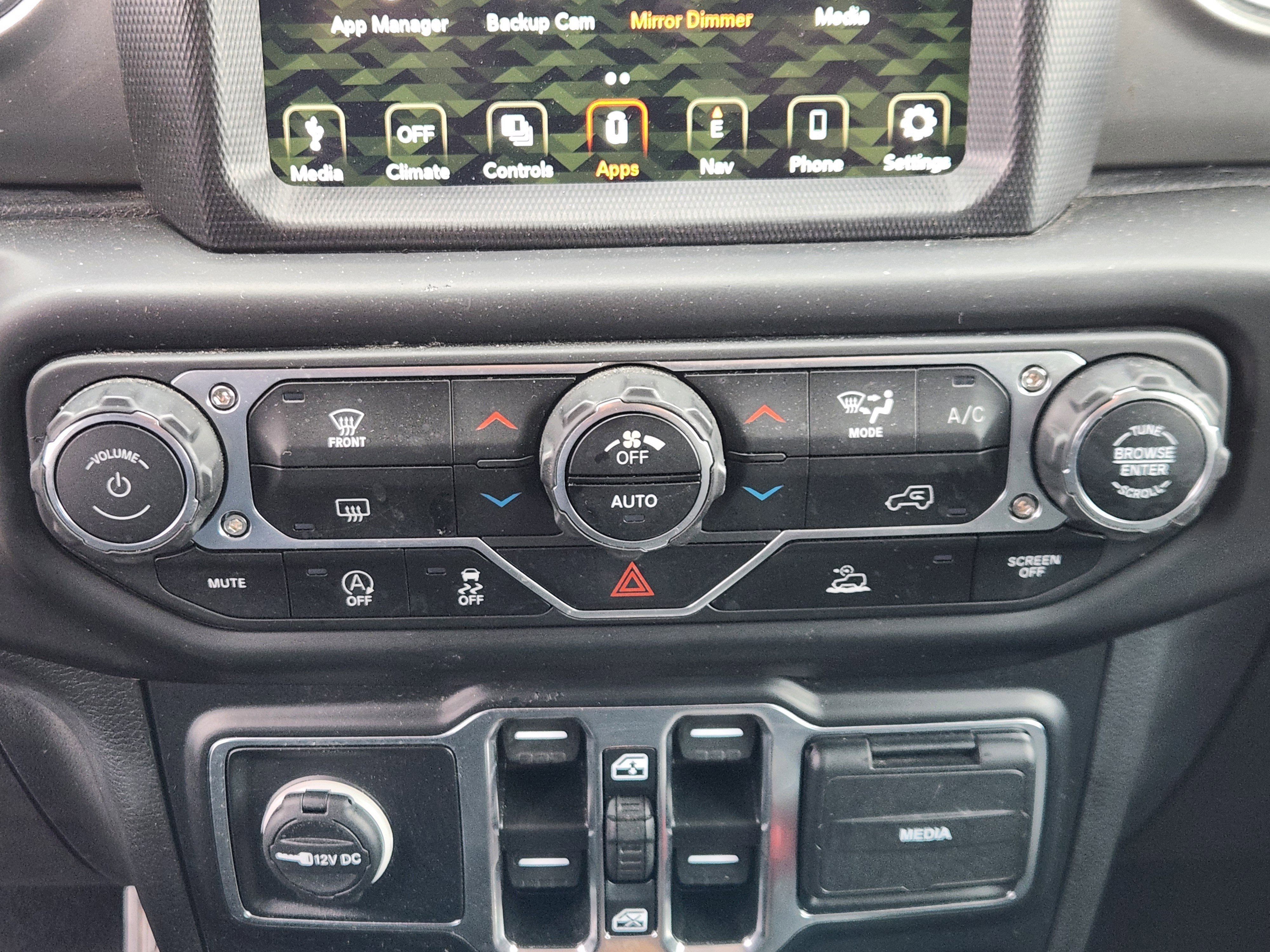 Used 2022 Jeep Wrangler Unlimited Sahara AWD/4WD image 21