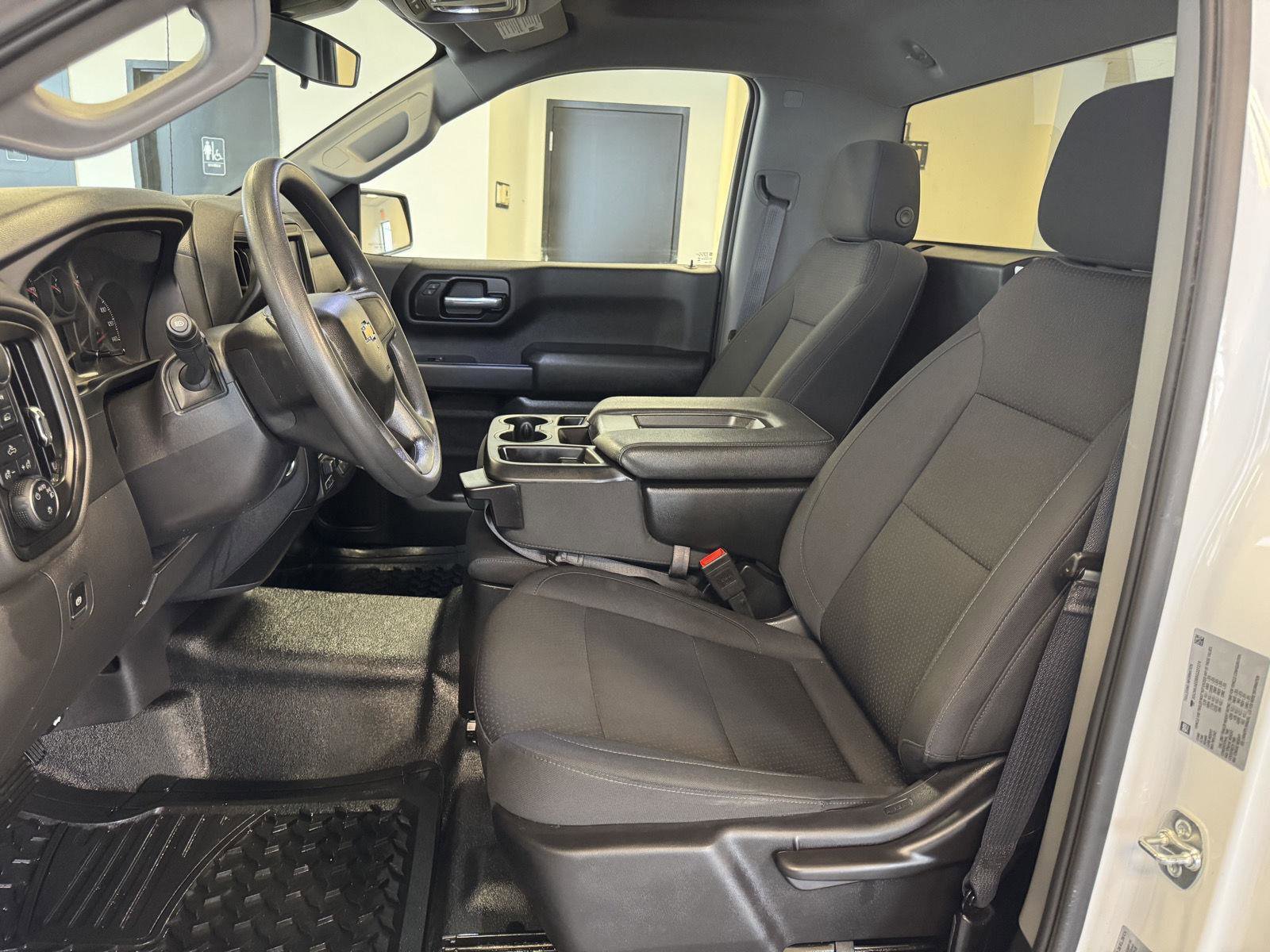 Used 2025 Chevrolet Silverado 1500 W/T w/ Trailering Package image 18