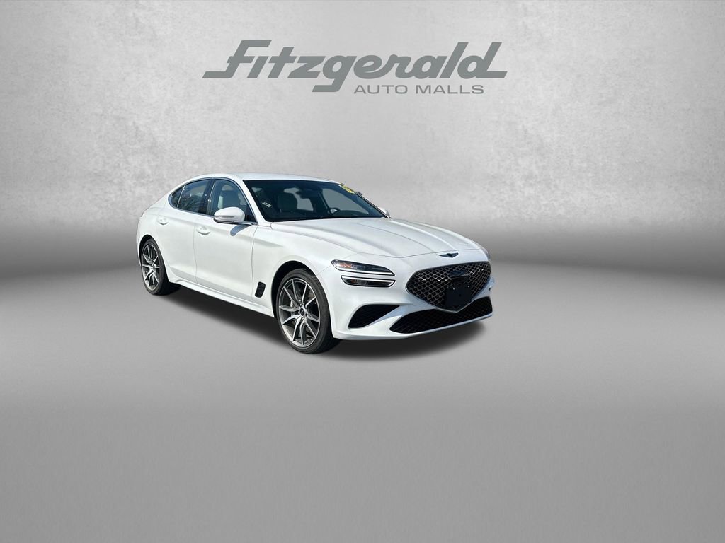 Used 2025 Genesis G70 2.5T image 1