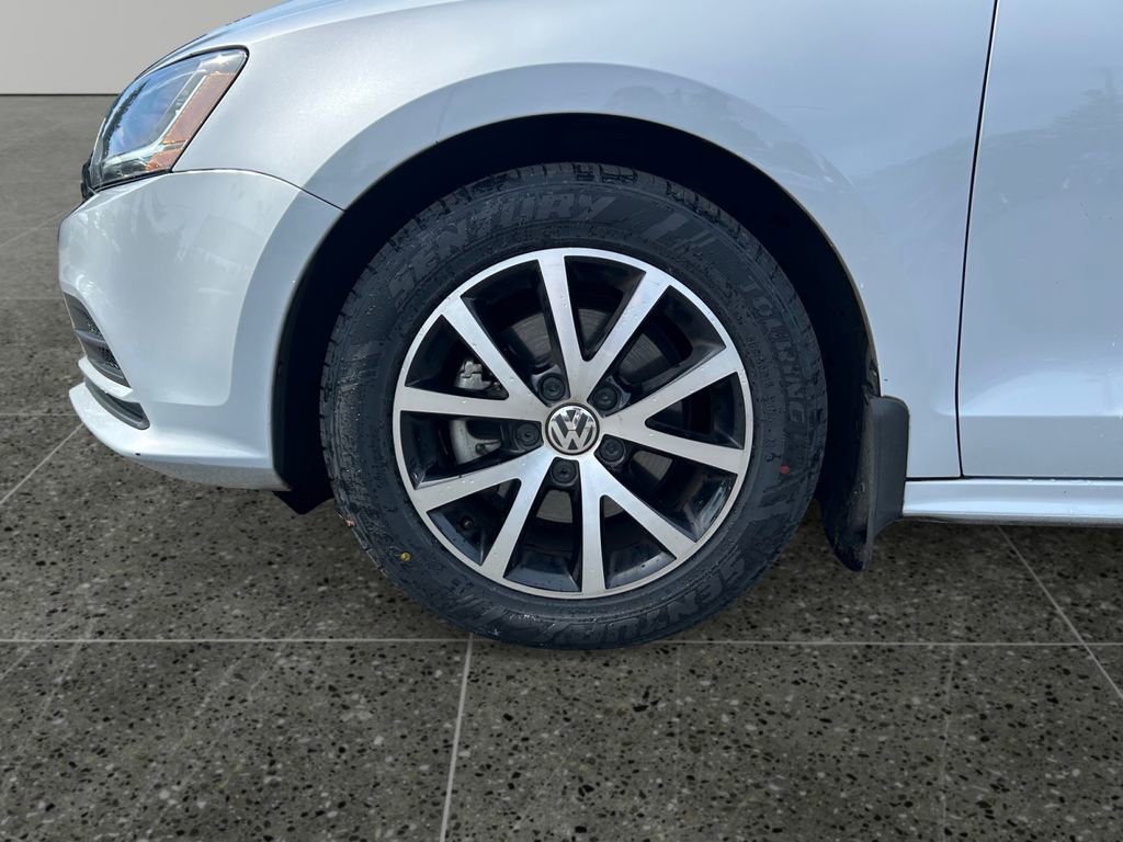 Used 2017 Volkswagen Jetta SE FWD image 4