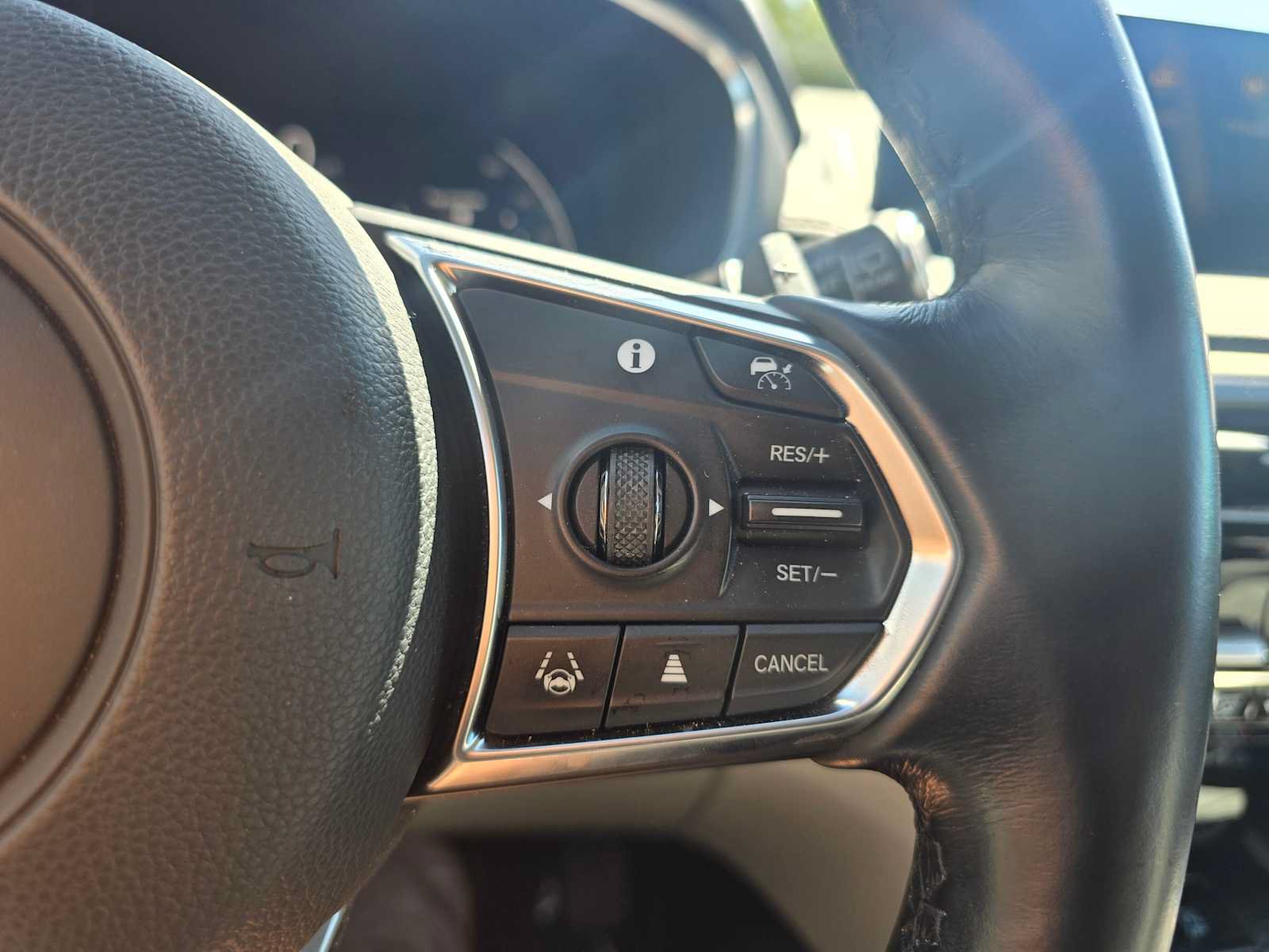 Used 2023 Acura MDX SH-AWD w/ Advance Package image 33