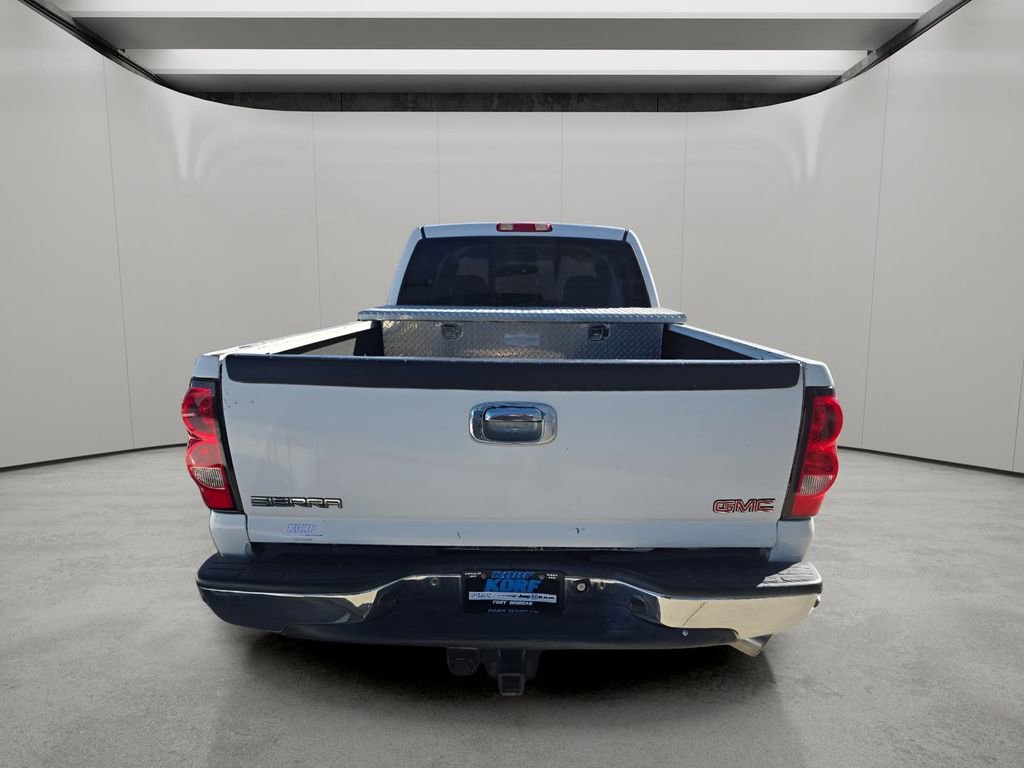 Used 2004 GMC Sierra 2500 SLT w/ Heavy-Duty Power Package image 4