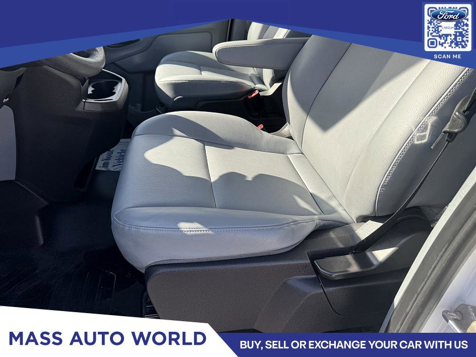 Used 2015 Ford Transit 350 XL image 7