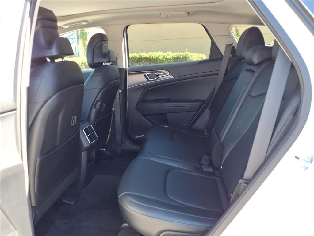 Used 2024 Kia Sportage SX image 16