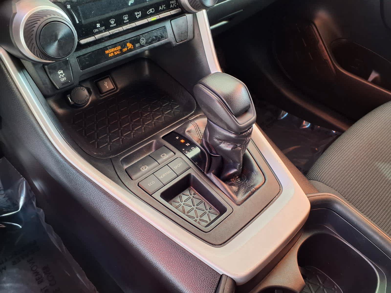 Used 2020 Toyota RAV4 LE w/ Carpet Mat Package FWD image 24