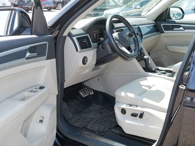Certified 2022 Volkswagen Atlas SEL R-Line AWD/4WD image 12