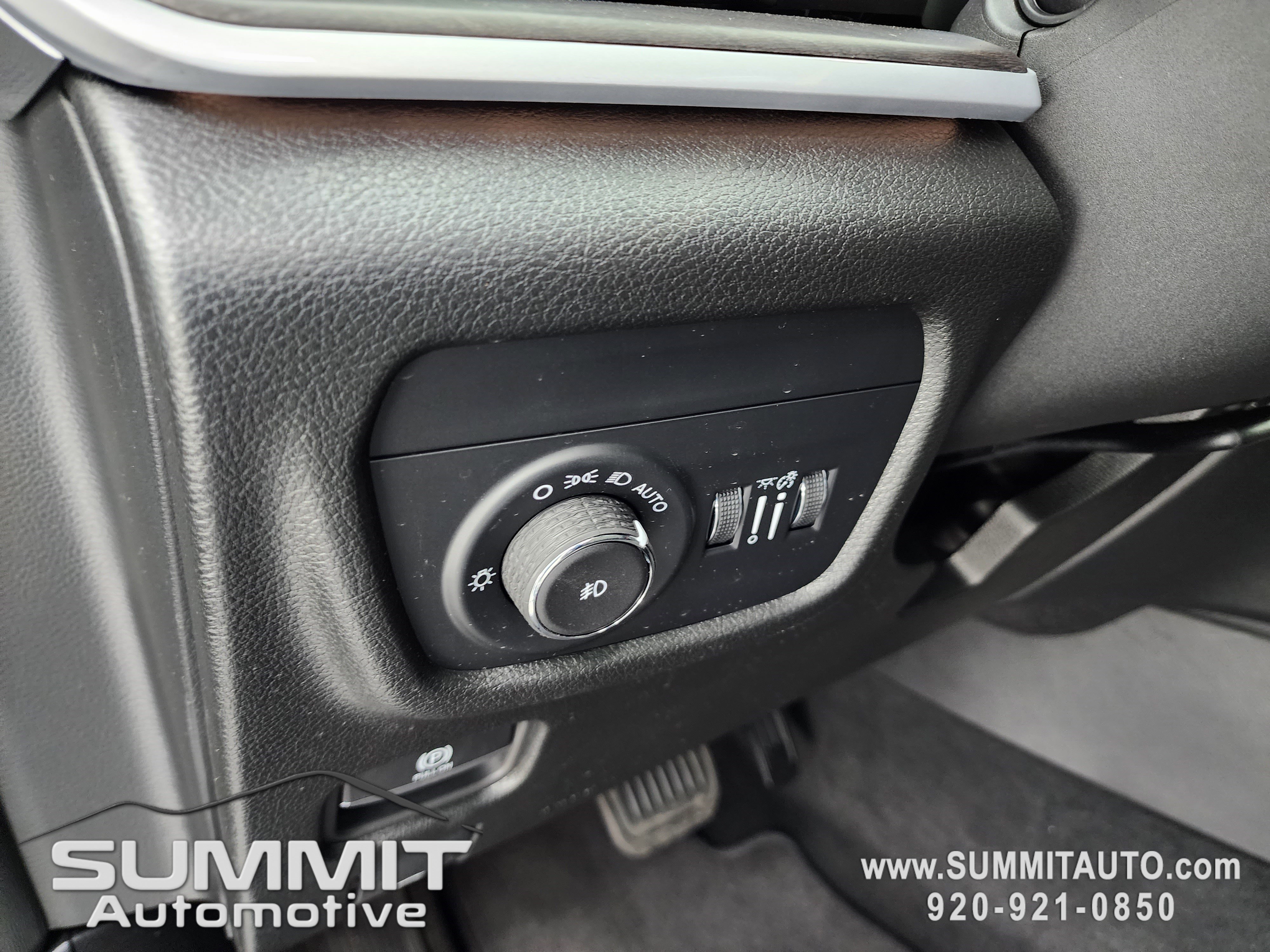 New 2025 Jeep Grand Cherokee Limited w/ Black Appearance Package image 42