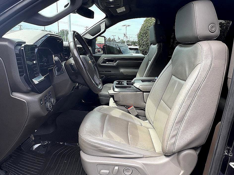 Certified 2024 Chevrolet Silverado 2500 LTZ w/ LPO, Dark Essentials Package image 8
