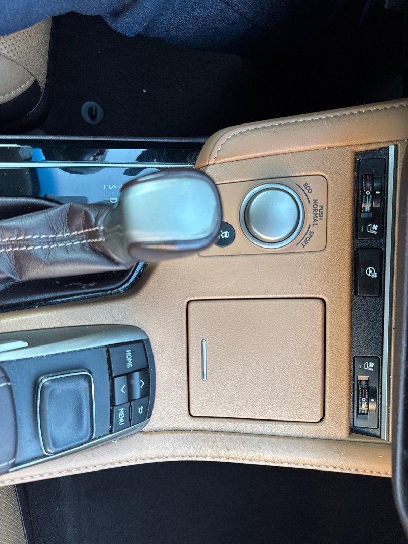 Used 2018 Lexus ES 350 w/ Navigation System Package image 40