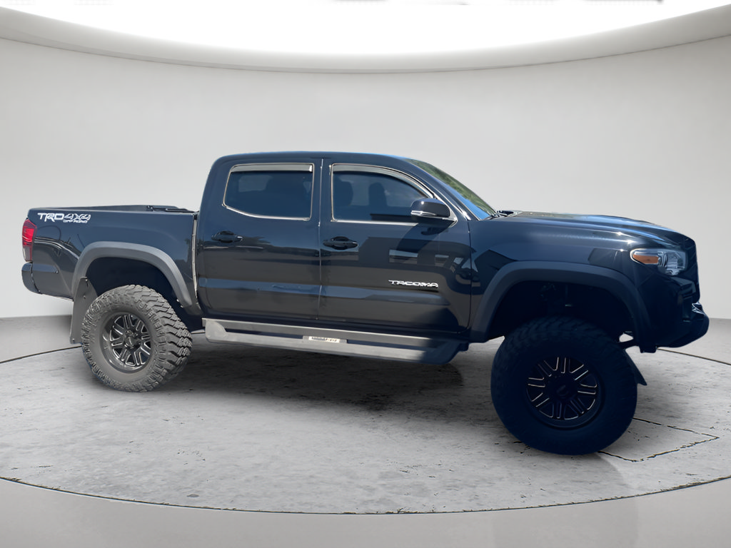 Used 2019 Toyota Tacoma TRD Off-Road w/ Technology Package AWD/4WD image 3