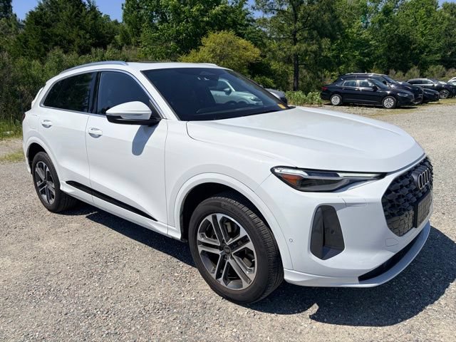 Certified 2025 Audi Q5 Premium w/ Premium Plus AWD/4WD image 3