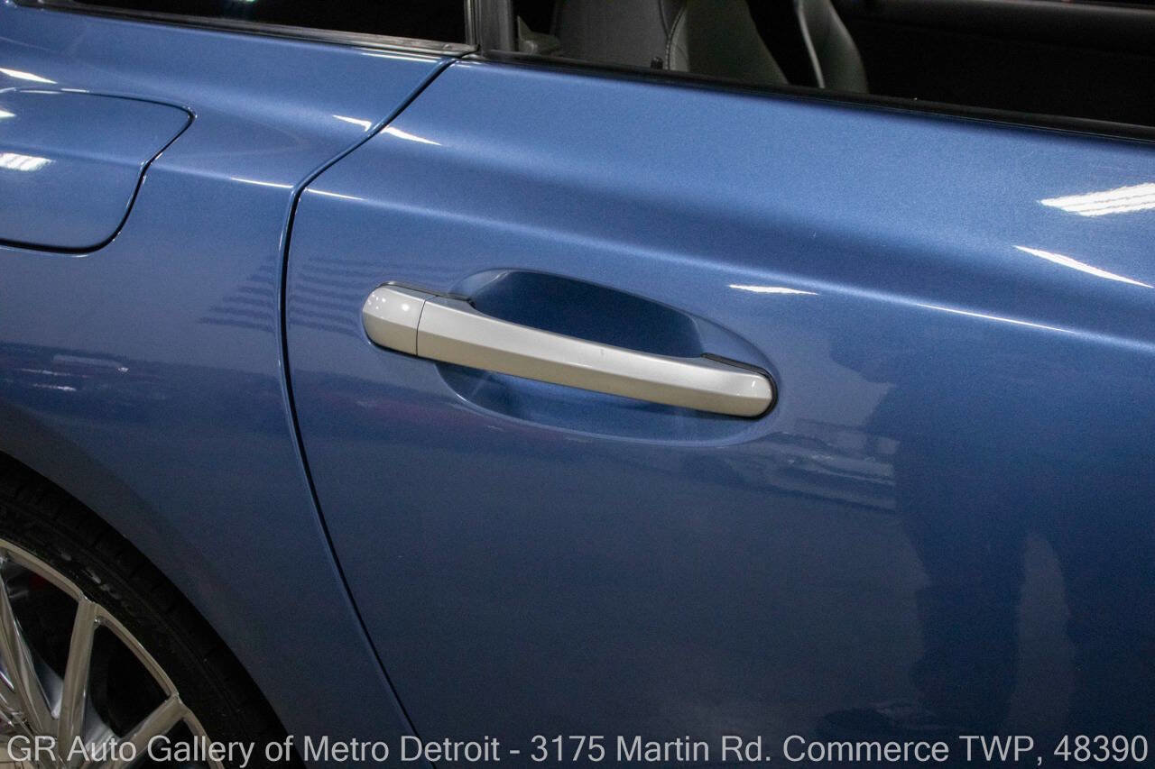 Used 2005 Chrysler Crossfire Limited image 33