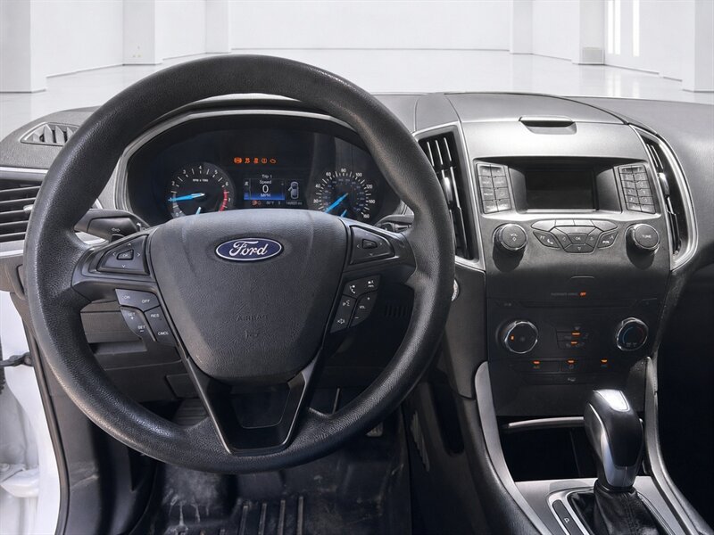 Used 2016 Ford Edge SE AWD/4WD image 12