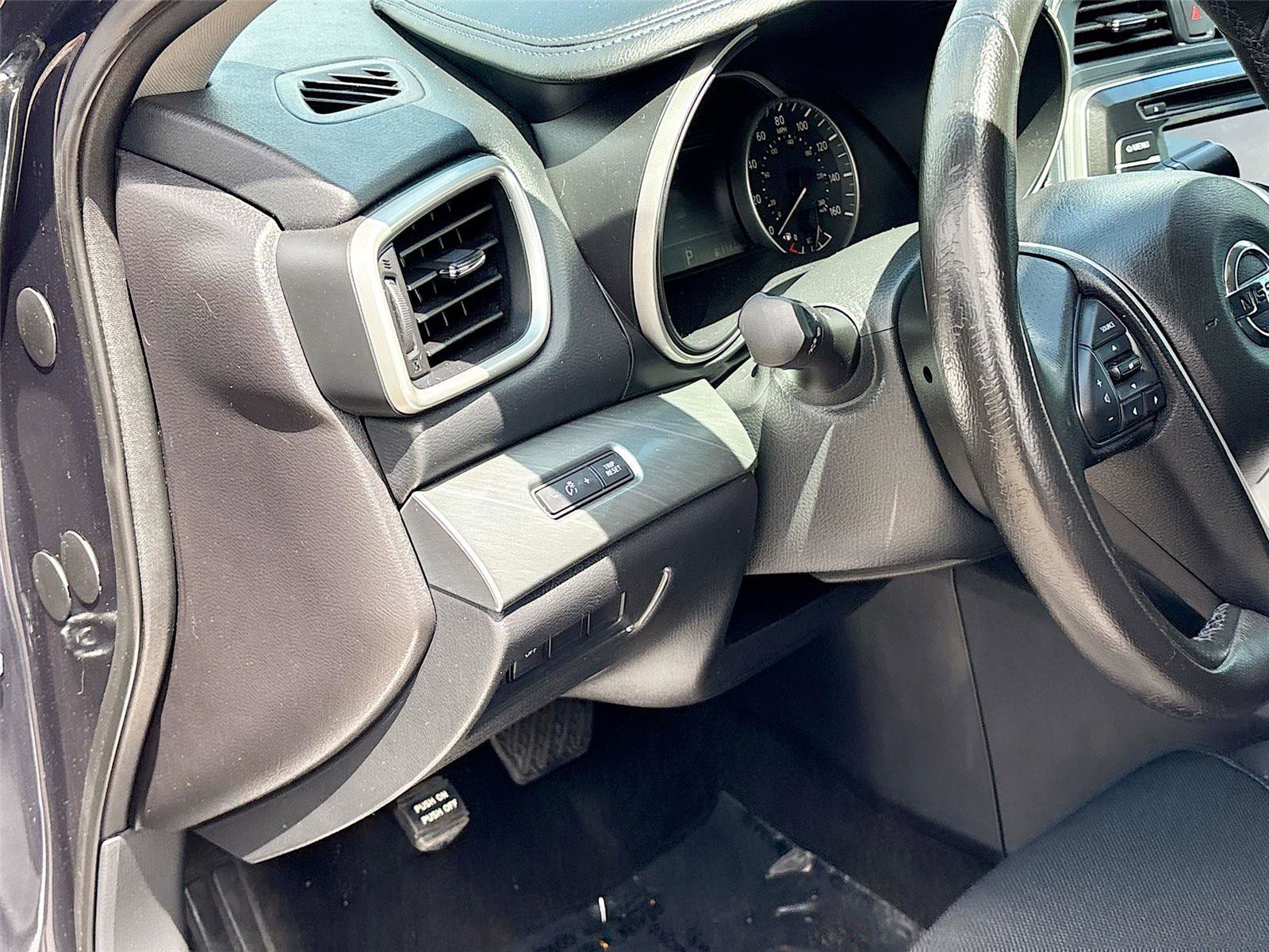 Used 2018 Nissan Maxima SR FWD image 10