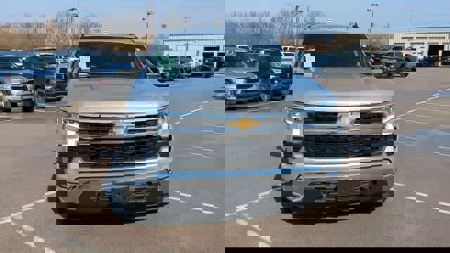 Used 2022 Chevrolet Silverado 1500 LT image 3