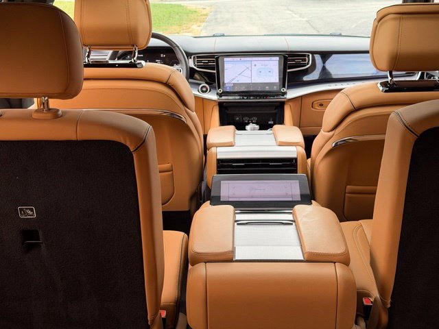 Used 2023 Jeep Grand Wagoneer Series III AWD/4WD image 23