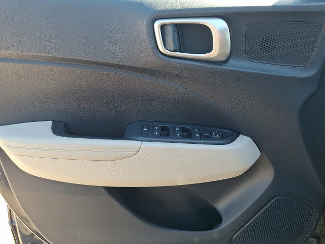 Certified 2026 Hyundai Venue SEL FWD image 12