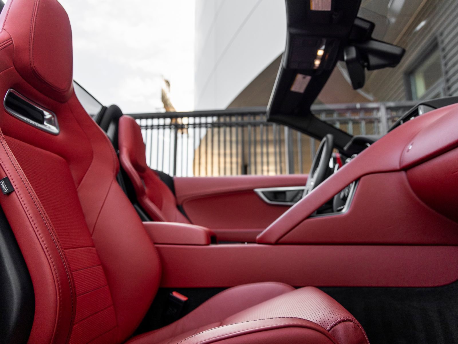 Used 2018 Jaguar F-TYPE R image 39