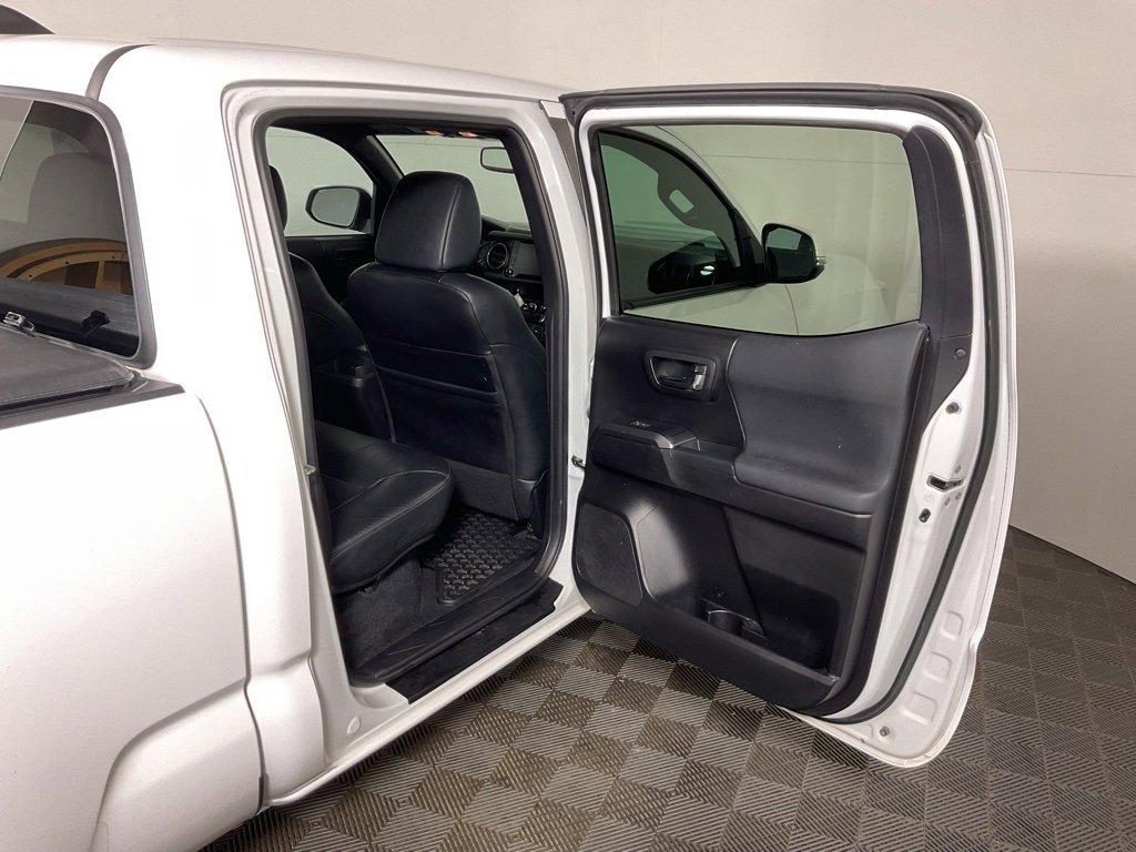Used 2020 Toyota Tacoma TRD Sport image 32