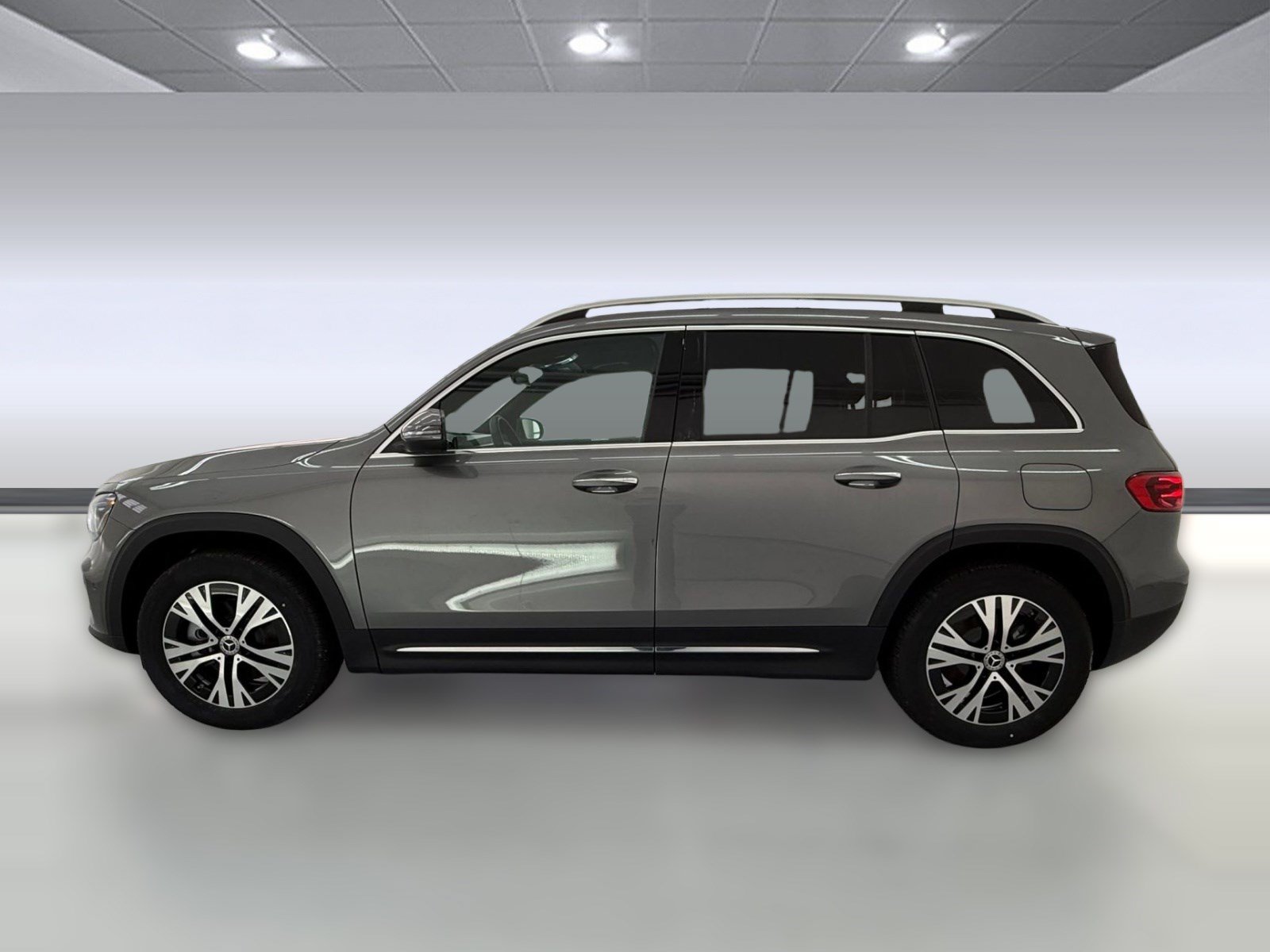 New 2025 Mercedes-Benz GLB 250 4MATIC image 2