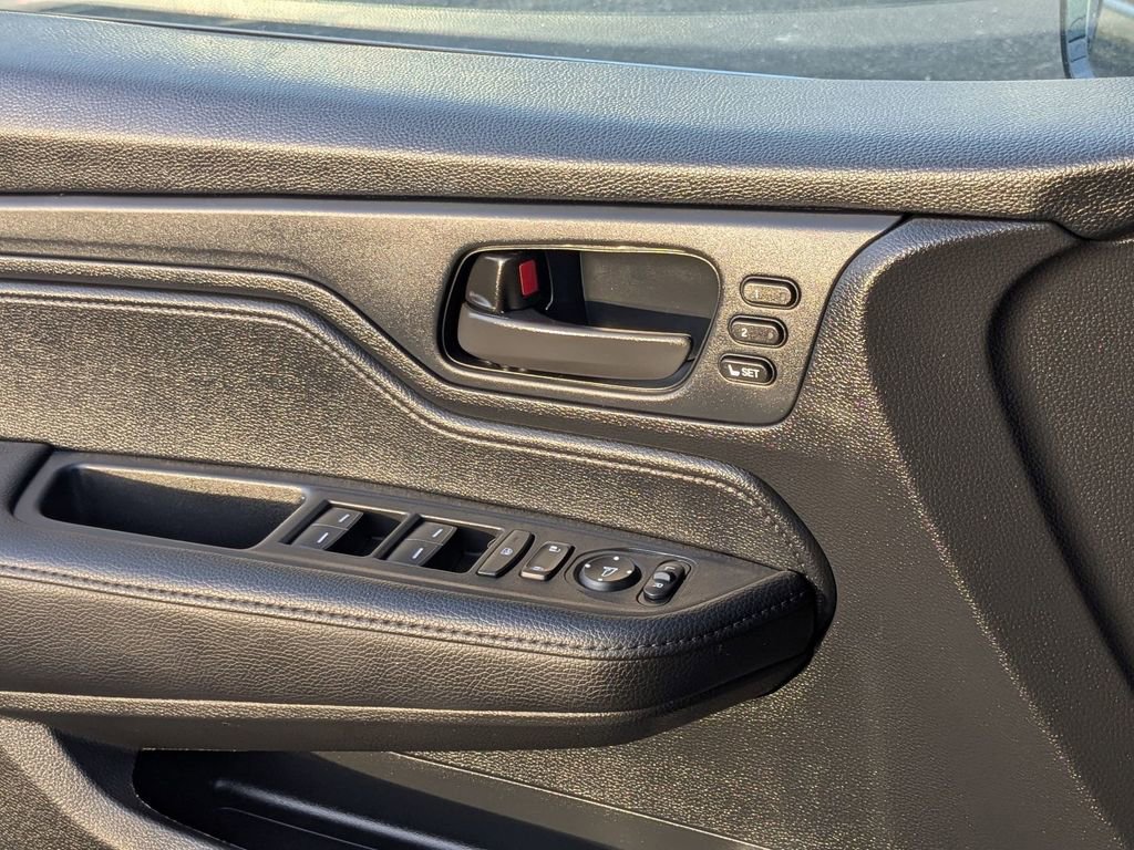 Used 2025 Honda Odyssey Sport-L image 14