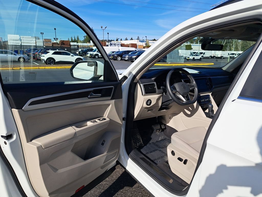 Used 2023 Volkswagen Atlas SE AWD/4WD image 11