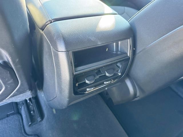 Used 2024 Jeep Grand Cherokee Laredo w/ Trailer Tow Package image 17