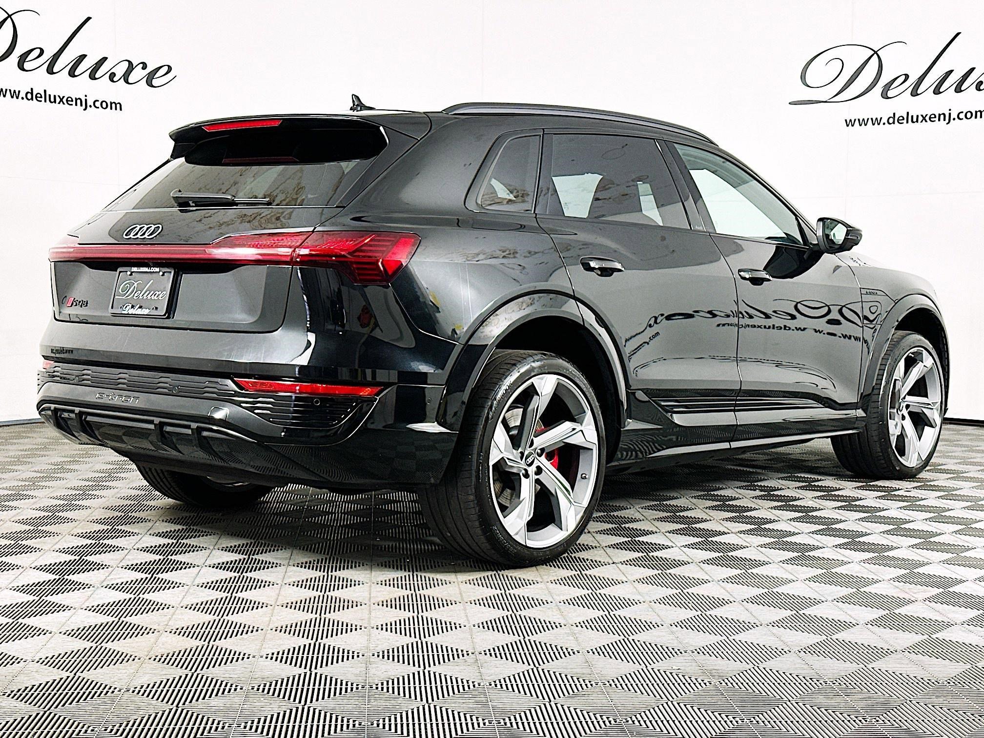 Used 2024 Audi Q8 e-tron Prestige w/ Prestige Package AWD/4WD image 6
