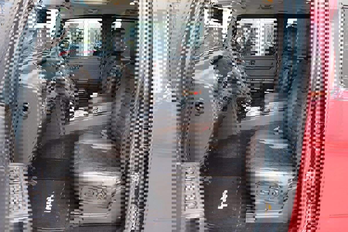 Used 2005 HUMMER H2 SUT w/ Preferred Equipment Group image 34