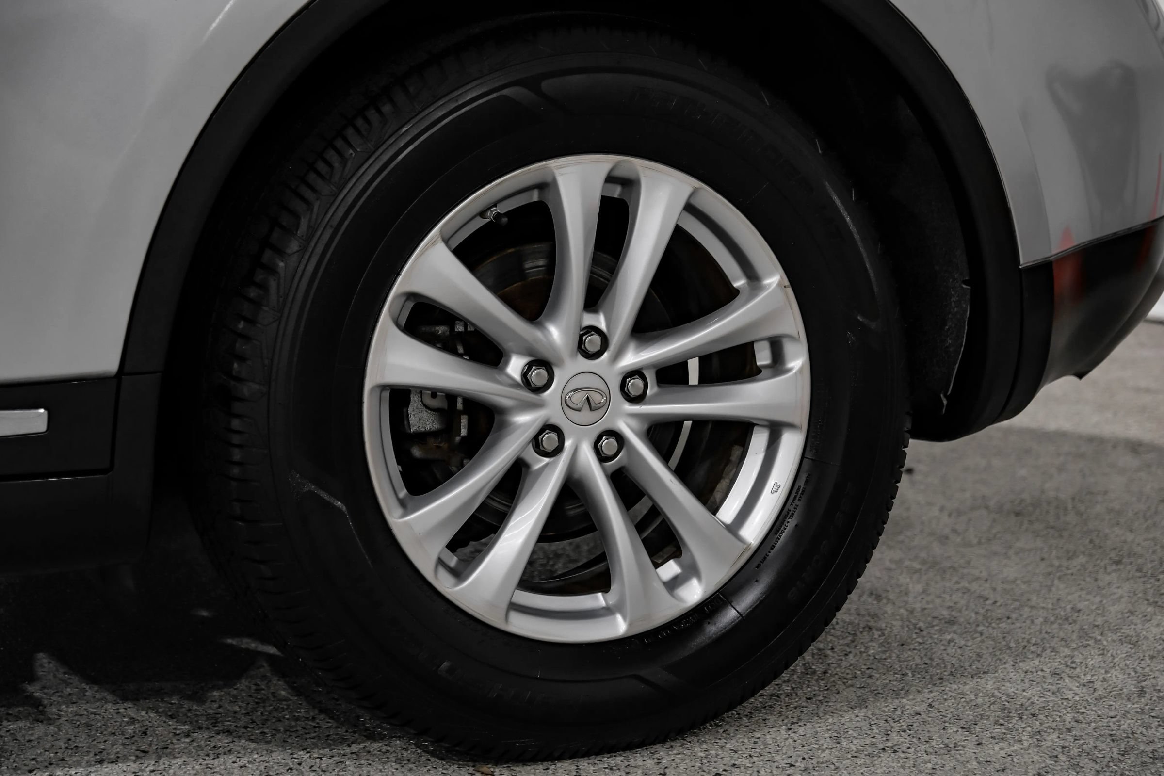 Used 2017 INFINITI QX70 AWD w/ Premium Package image 73