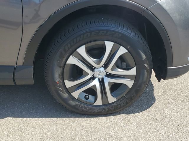 Used 2016 Toyota RAV4 LE AWD/4WD image 6