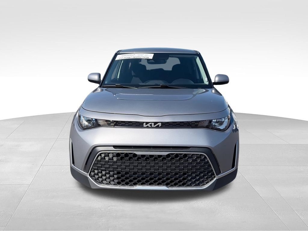 Used 2025 Kia Soul LX FWD image 4