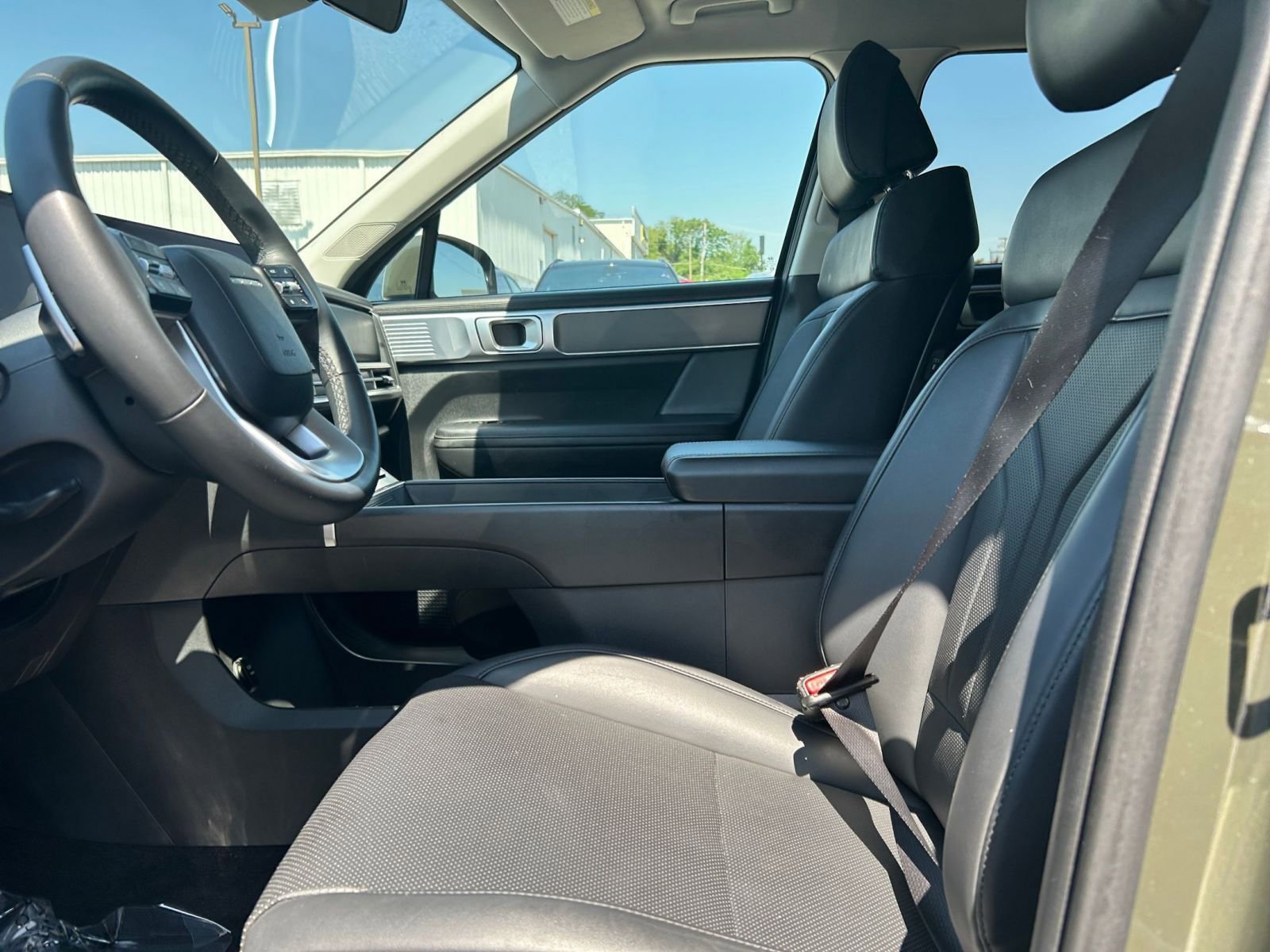 Used 2025 Hyundai Santa Fe SEL FWD image 23