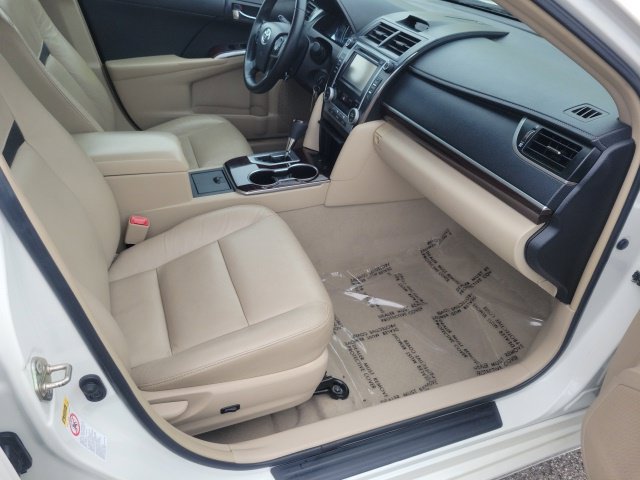 Used 2014 Toyota Camry XLE FWD image 12