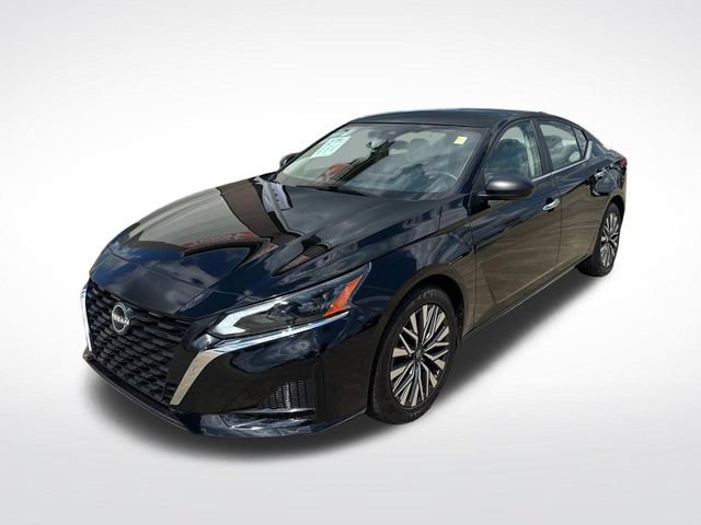 Used 2025 Nissan Altima 2.5 SV FWD image 3