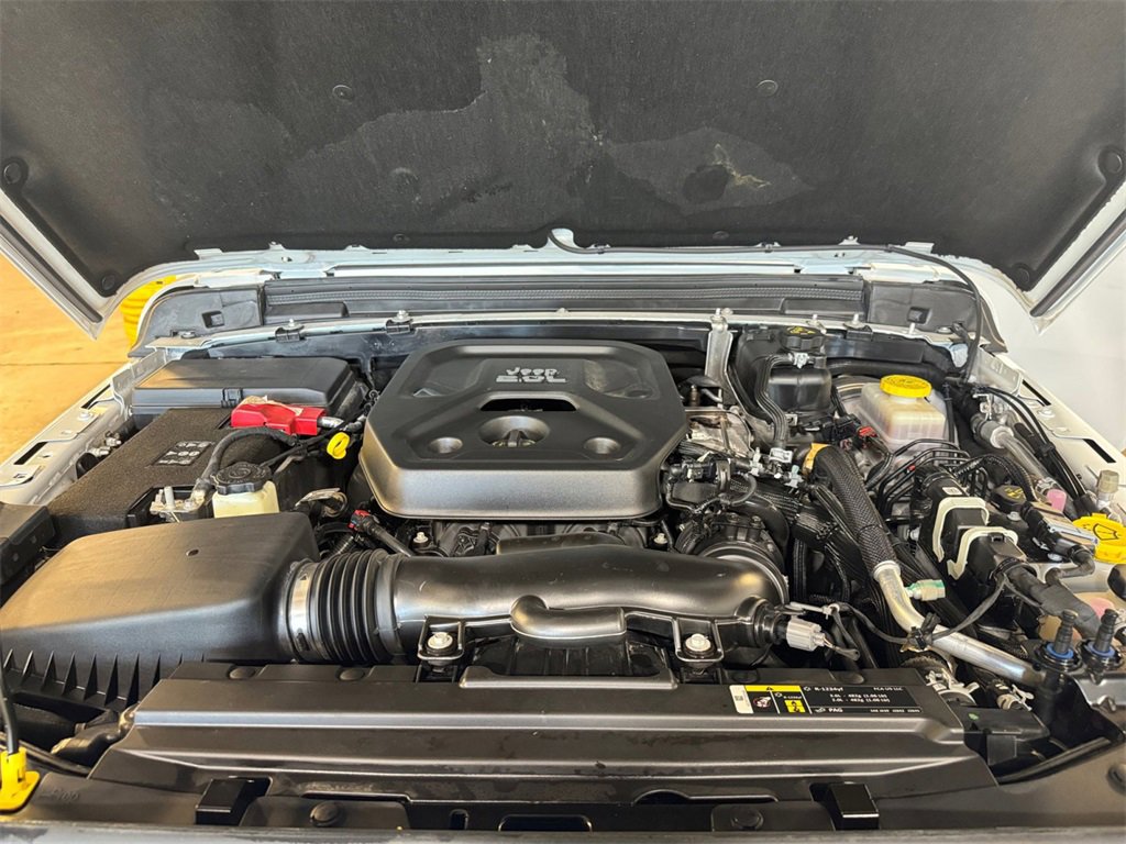 Used 2020 Jeep Wrangler Unlimited Sahara image 27