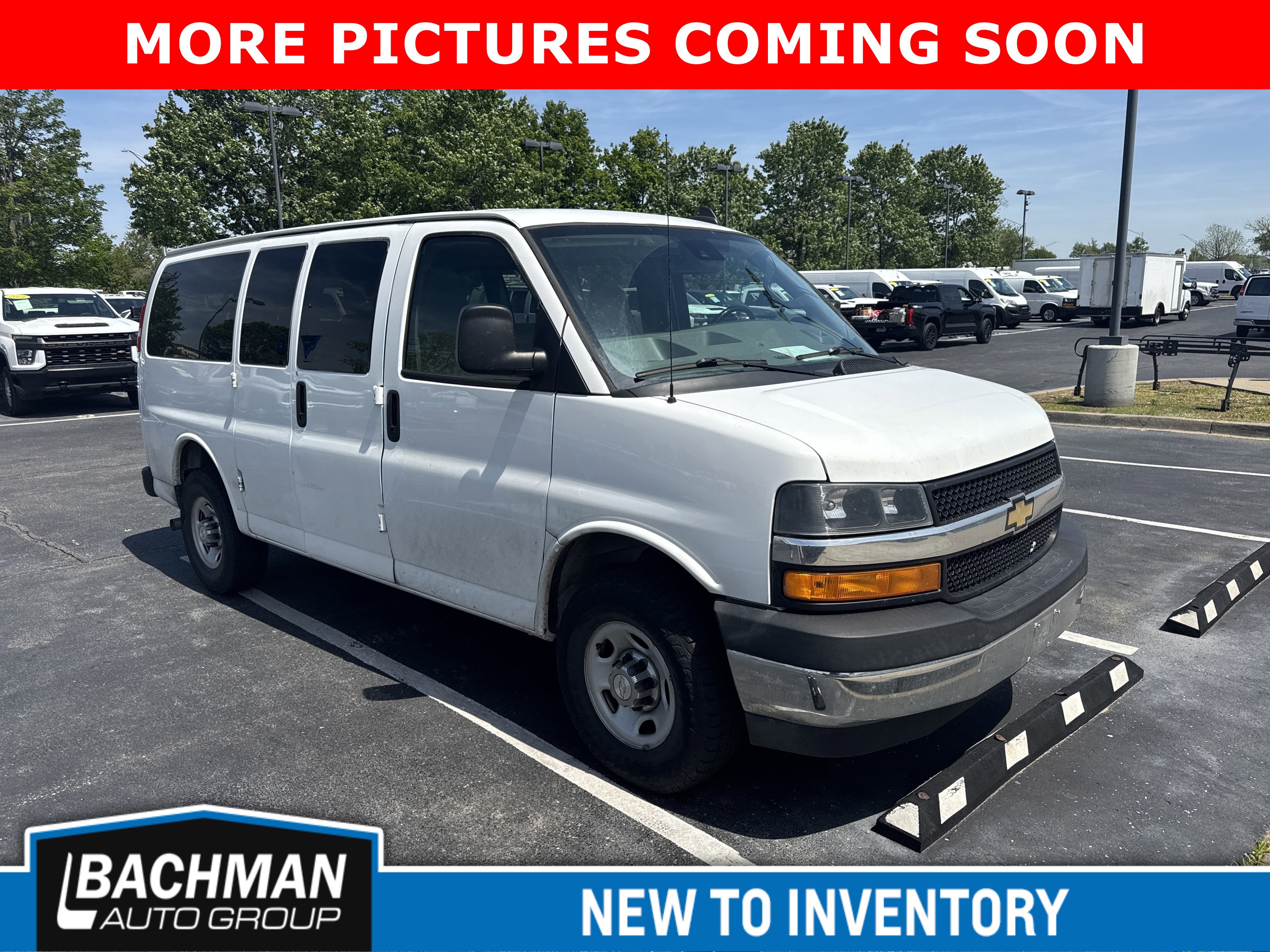 Used 2022 Chevrolet Express 2500 LT RWD image 1