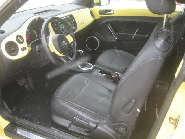 Used 2013 Volkswagen Beetle 2.5 image 9
