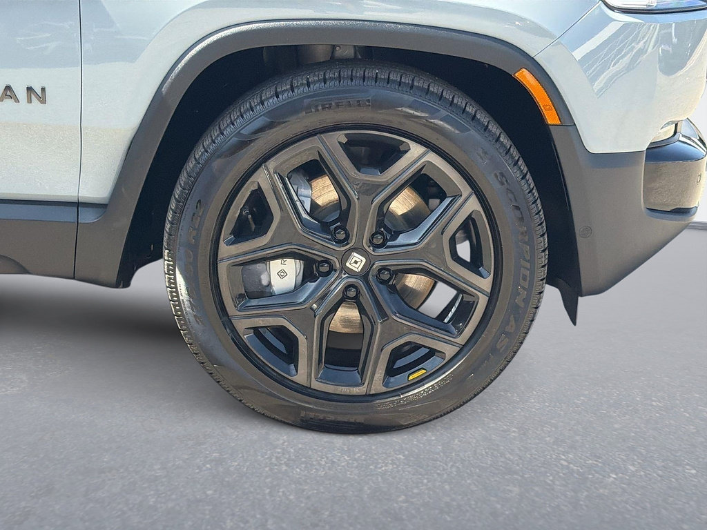 Used 2026 Rivian R1S Adventure Dual AWD/4WD image 35