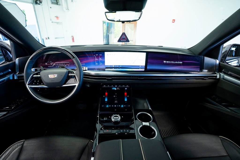 Used 2025 Cadillac Escalade Sport w/ LPO, ONYX Package image 47