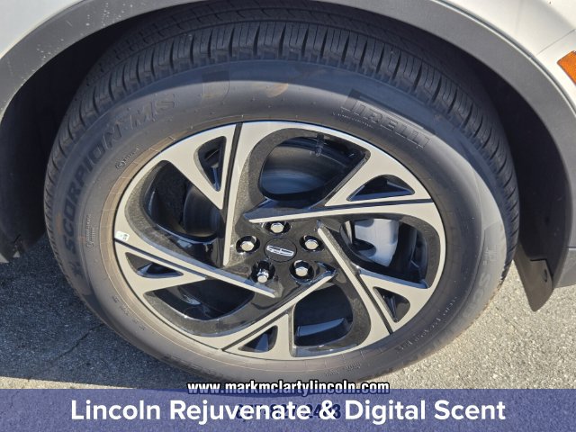 New 2026 Lincoln Nautilus Premier w/ Equipment Group 102A AWD/4WD image 17