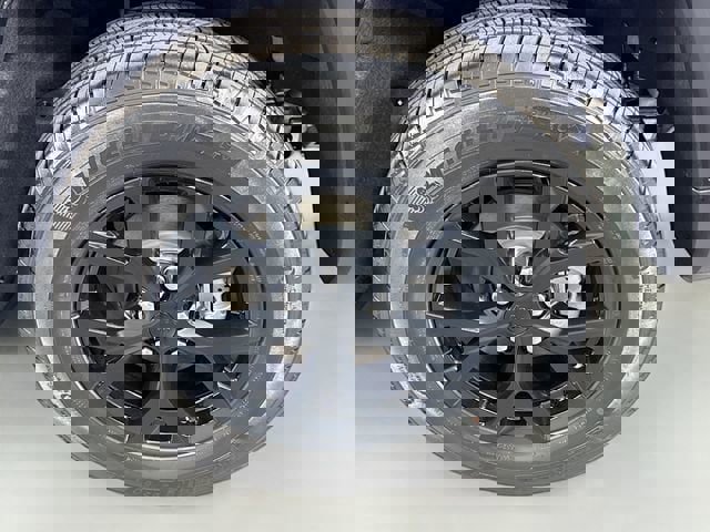 Used 2025 Jeep Grand Cherokee Altitude AWD/4WD image 31