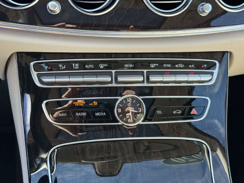 Used 2020 Mercedes-Benz E 350 4MATIC Sedan image 31